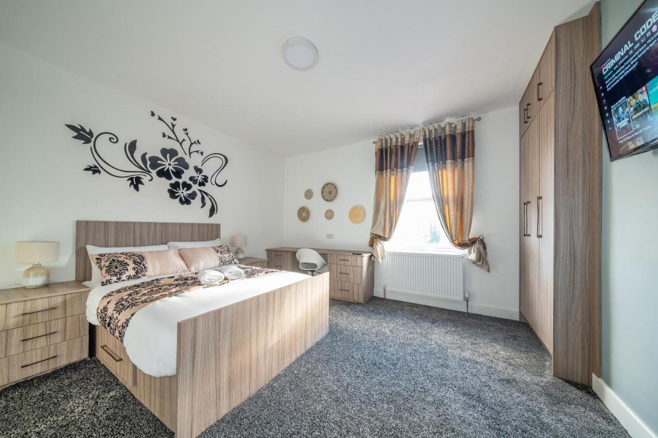 *Rc12S* For Your Most Relaxed & Cosy Stay + Free Parking + Free Fast Wifi * Leeds  Exterior photo