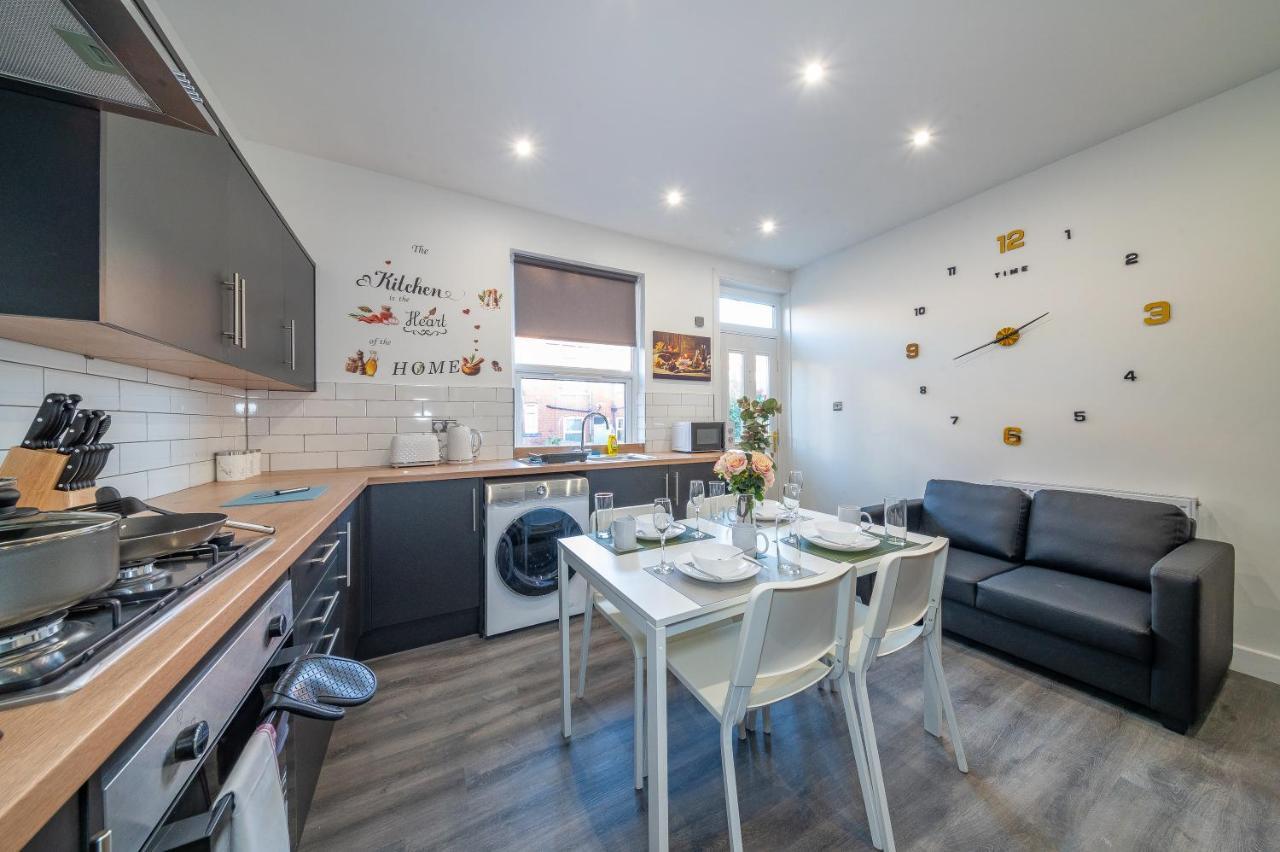 *Rc12S* For Your Most Relaxed & Cosy Stay + Free Parking + Free Fast Wifi * Leeds  Exterior photo
