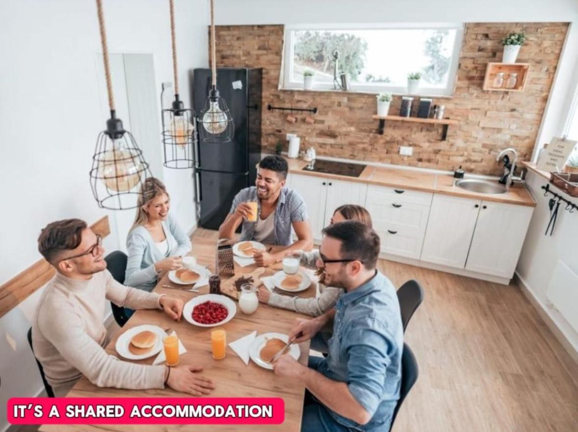 *Rc12S* For Your Most Relaxed & Cosy Stay + Free Parking + Free Fast Wifi * Leeds  Exterior photo